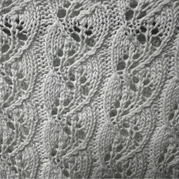 hand-knitted women's blouse, white, size is small or medium. - Picture 6 of 6